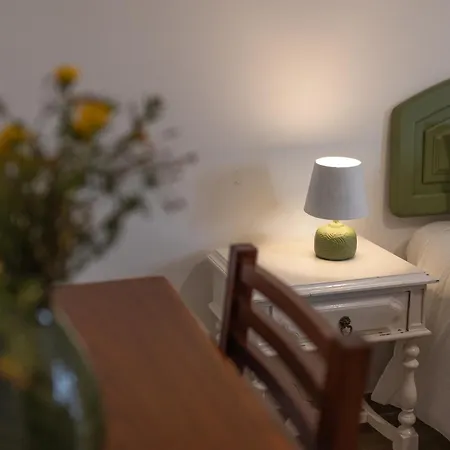 Donothing House - - *