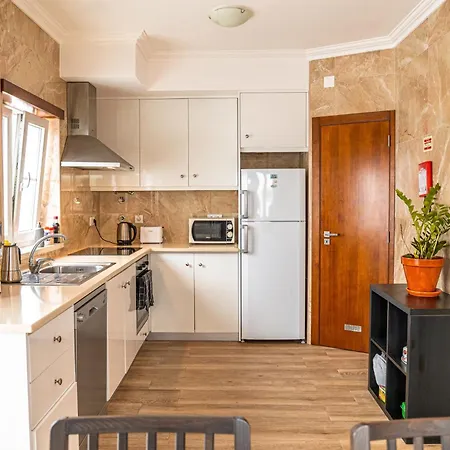 Donothing House - - باليال