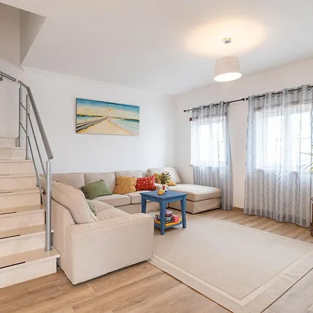 Donothing House - - باليال